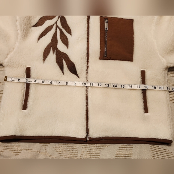 Taylor Swift Life is a Willow Zip up Fleece Sherpa Jacket - Picture 2 of 12